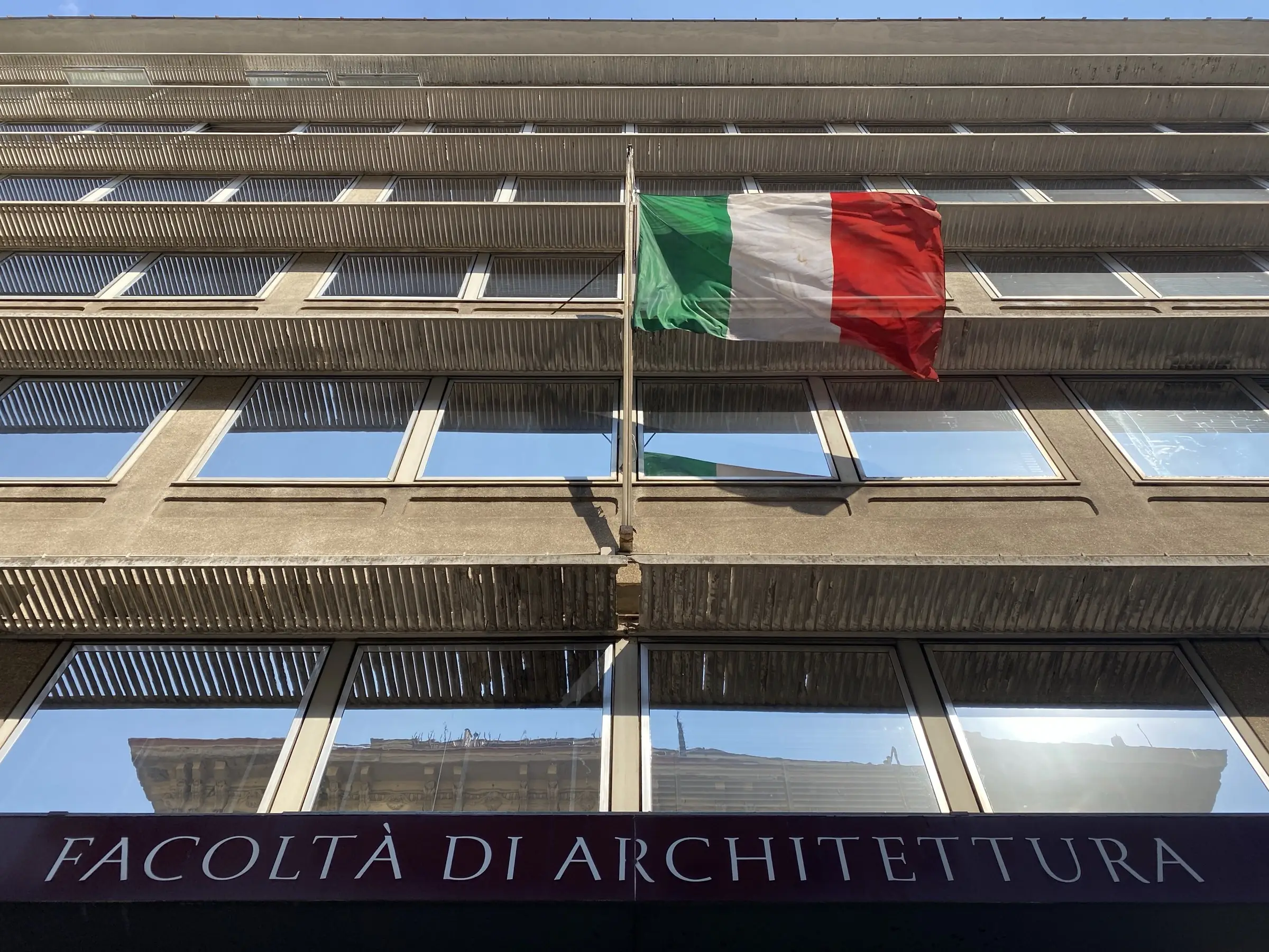 Scuole, università ed enti pubblici con pellicola · Michael Films